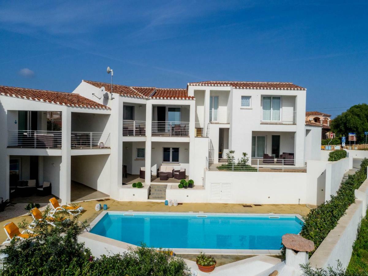 Caneis Apartments San Teodoro  Exterior photo