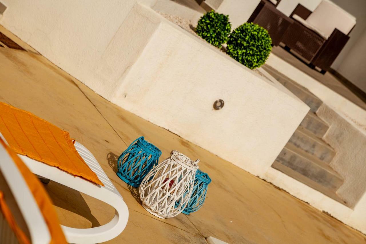 Caneis Apartments San Teodoro  Exterior photo