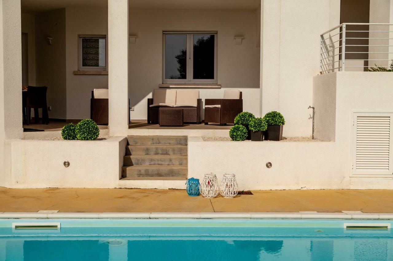 Caneis Apartments San Teodoro  Exterior photo