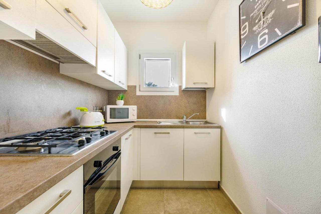Caneis Apartments San Teodoro  Exterior photo