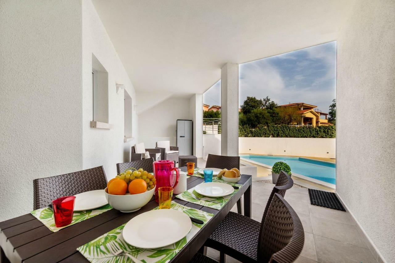 Caneis Apartments San Teodoro  Exterior photo