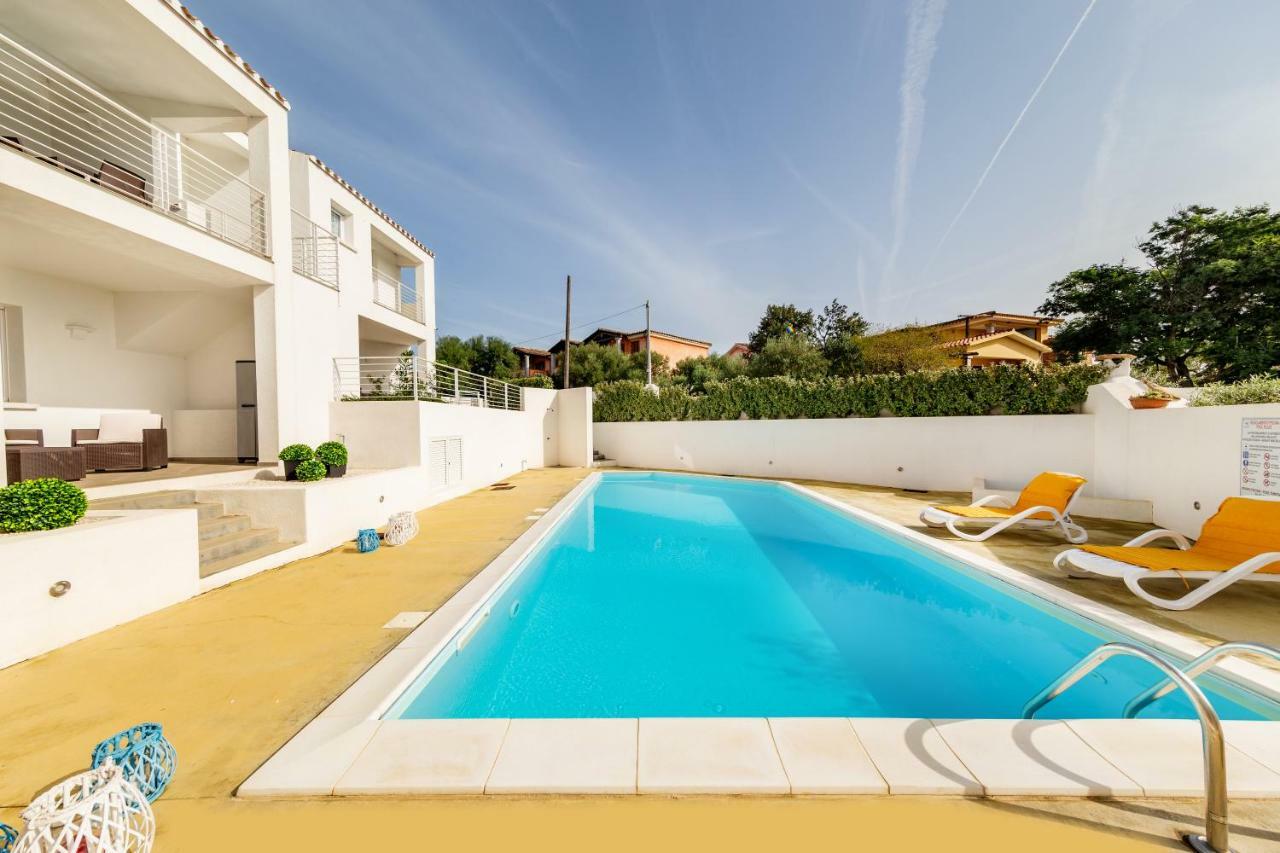 Caneis Apartments San Teodoro  Exterior photo