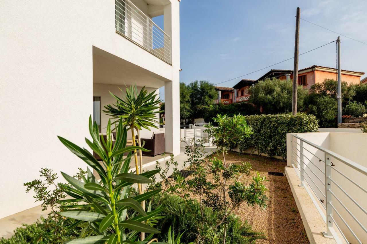 Caneis Apartments San Teodoro  Exterior photo