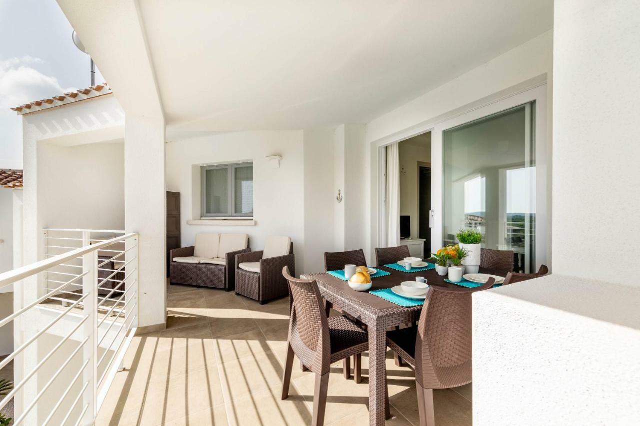 Caneis Apartments San Teodoro  Exterior photo