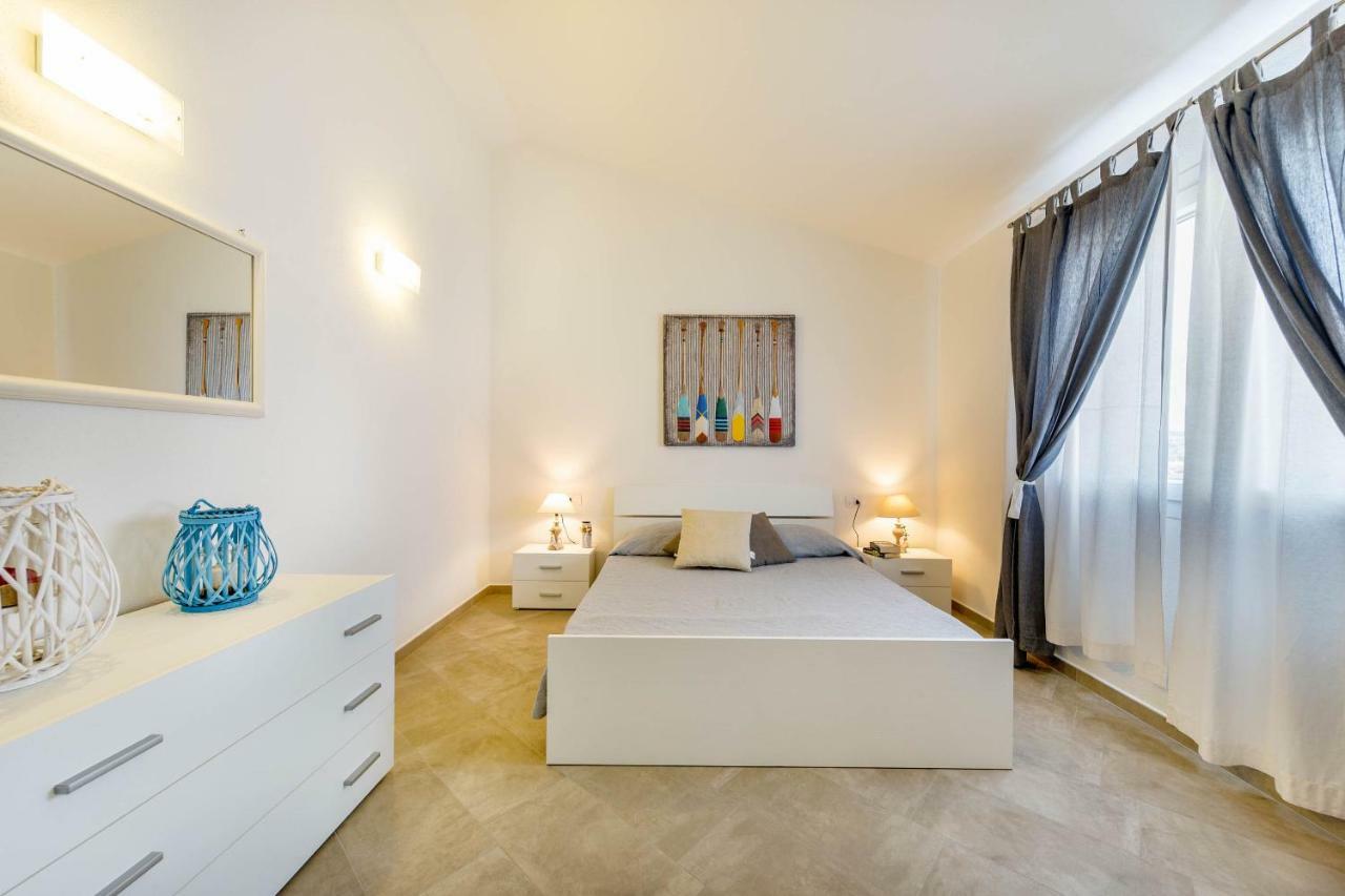Caneis Apartments San Teodoro  Exterior photo